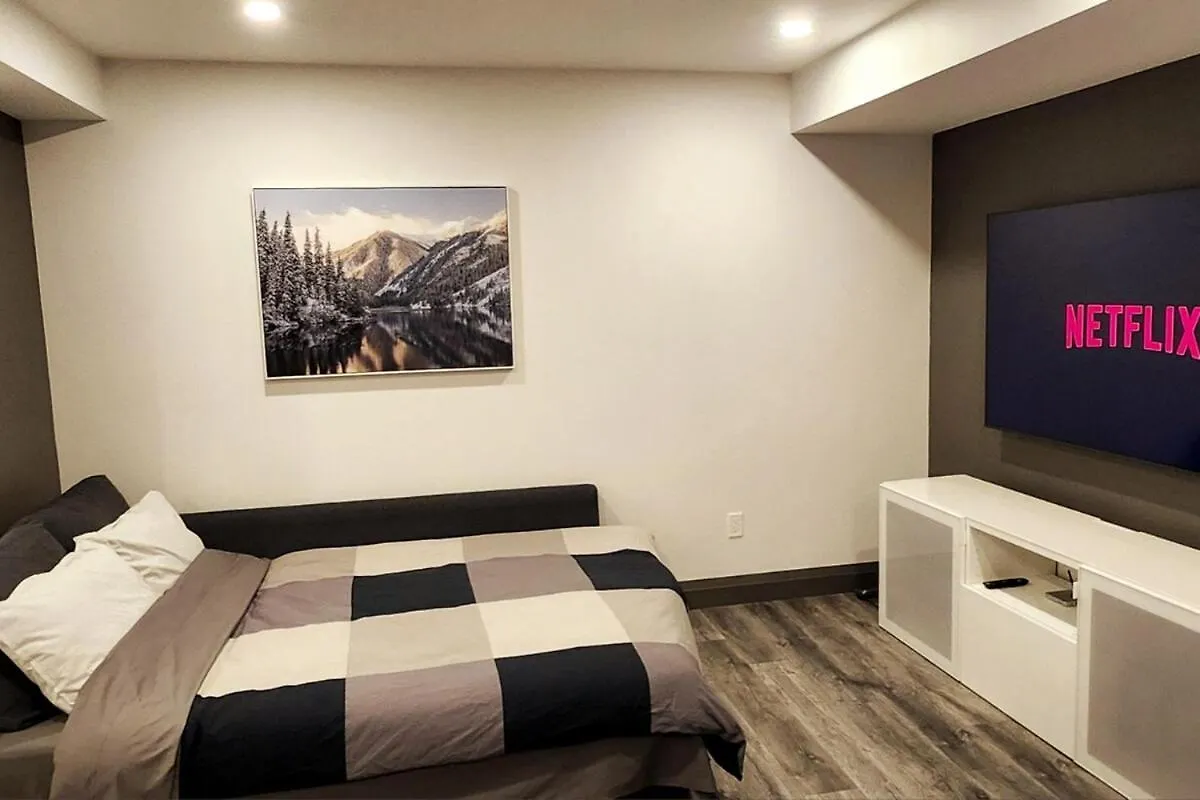 Apartment Luxury Private Suite With Own Entrance, Private Bath Toronto